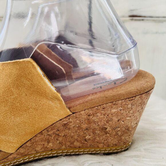 Clarks Mustard Yellow Suede Leather Slip on Wedge Cork Sandals Shoes Y2K Size 8M - Picture 3 of 8